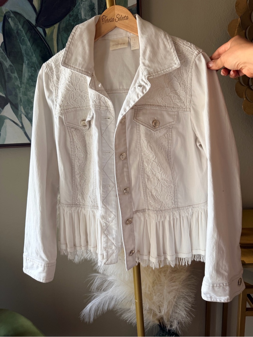 Chico’s Size 1 White Lace Ruffle Hem Denim Jacket Boho Romantic Cottagecore - Picture 3 of 12